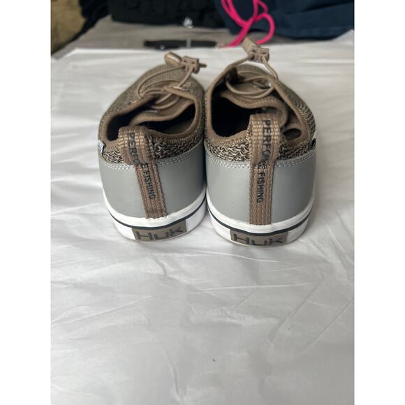 Huk size 8.5 mens HUK Mania shoes fishing beige/gray light weight quick drying - Picture 8 of 10